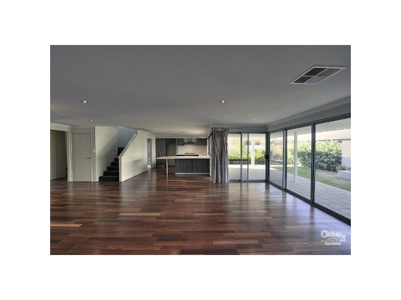 28 Jasper Way, Lakelands WA 6180