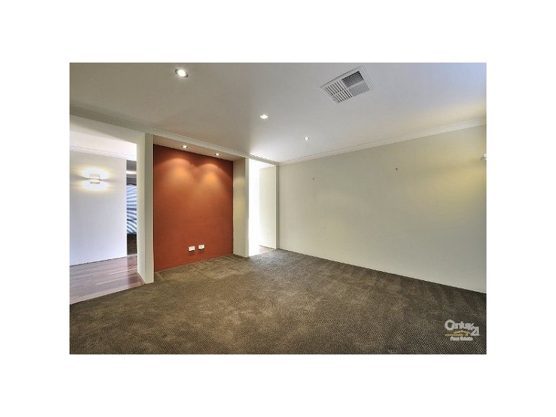 28 Jasper Way, Lakelands WA 6180