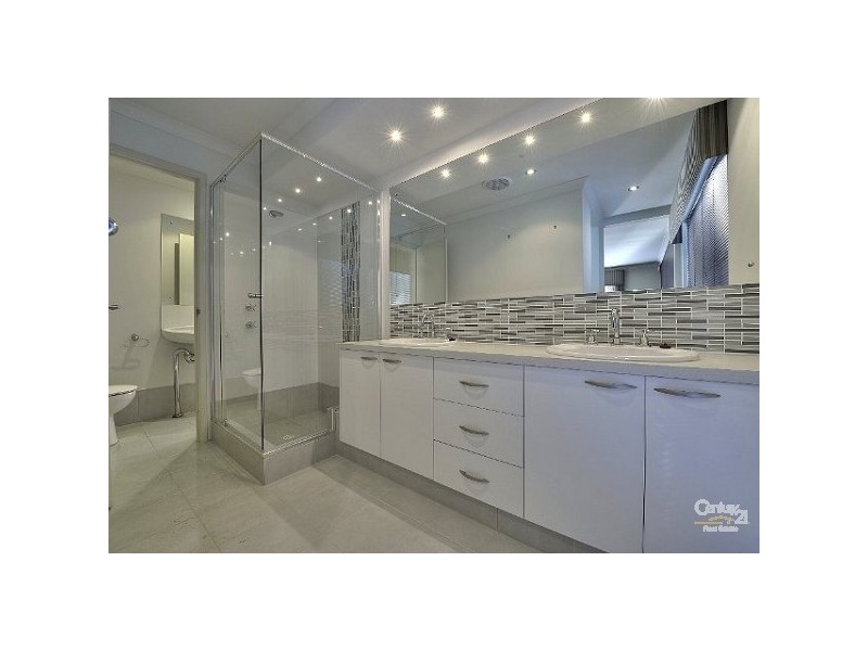 28 Jasper Way, Lakelands WA 6180