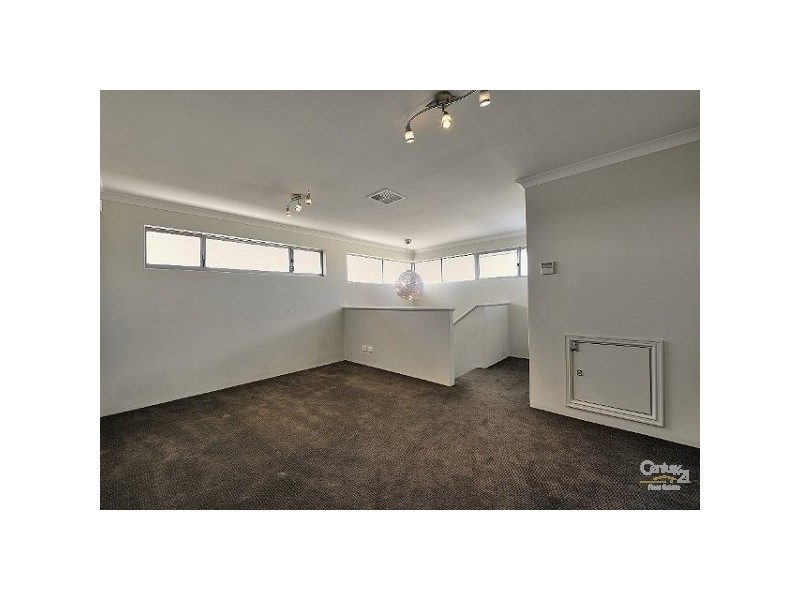 28 Jasper Way, Lakelands WA 6180