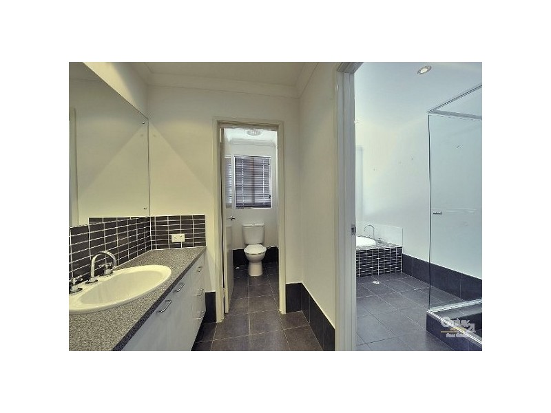 28 Jasper Way, Lakelands WA 6180