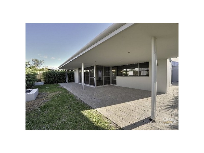 28 Jasper Way, Lakelands WA 6180