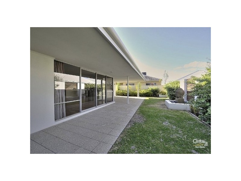 28 Jasper Way, Lakelands WA 6180