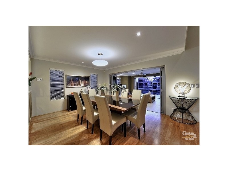 2 Ragamuffin Point, Halls Head WA 6210