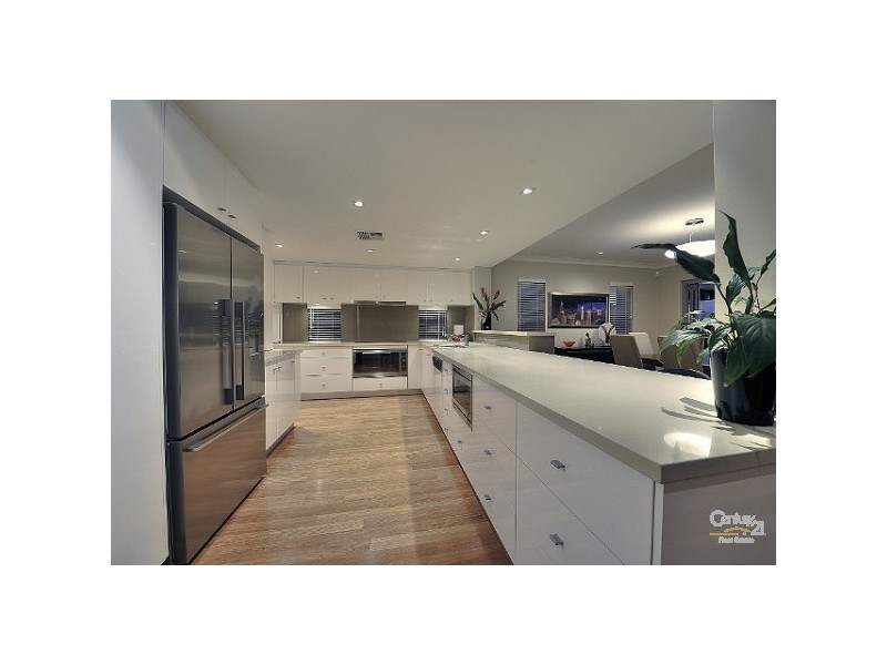 2 Ragamuffin Point, Halls Head WA 6210