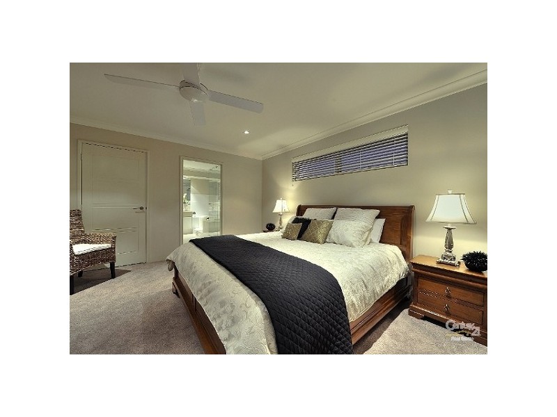 2 Ragamuffin Point, Halls Head WA 6210