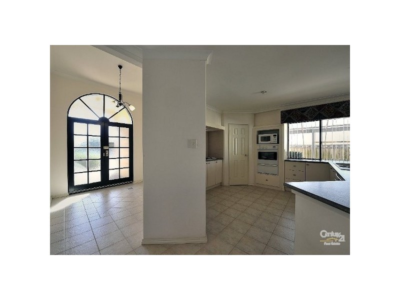 1 Borda Pass, San Remo WA 6210