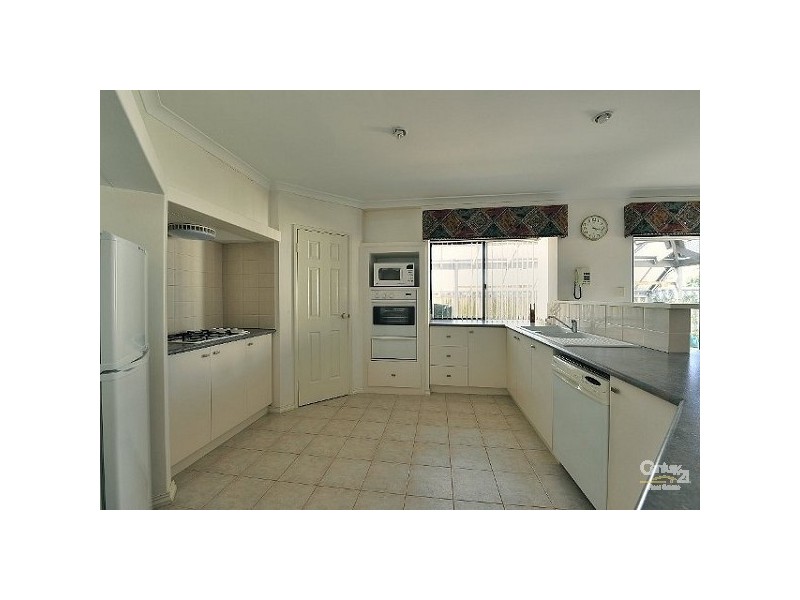 1 Borda Pass, San Remo WA 6210