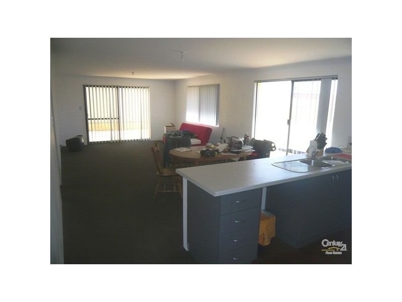 15 Bellambi Chase, Lakelands WA 6180