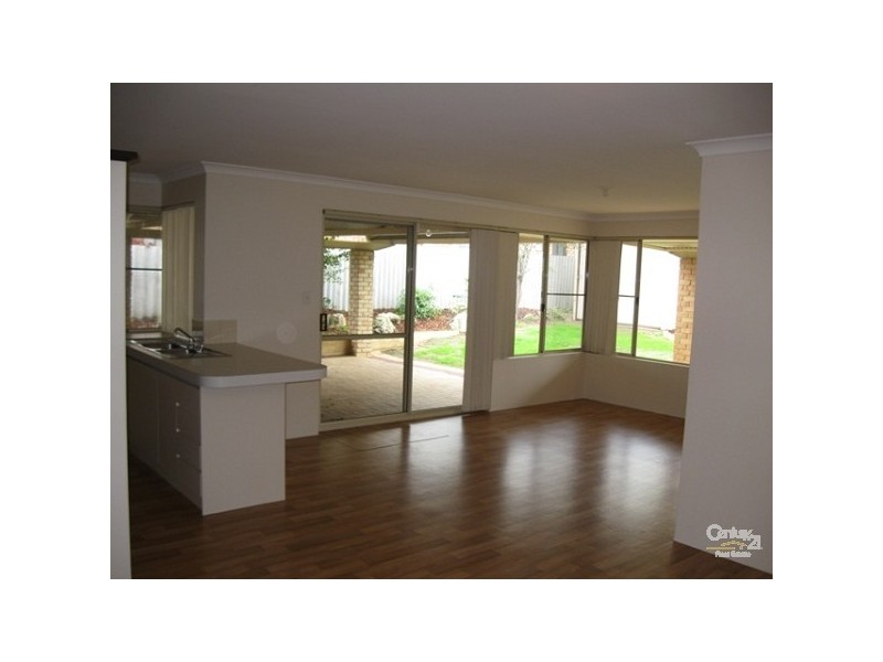 2 Spruce Court, Halls Head WA 6210