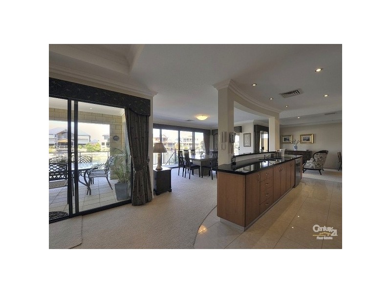 31 Brindabella Crescent, Halls Head WA 6210