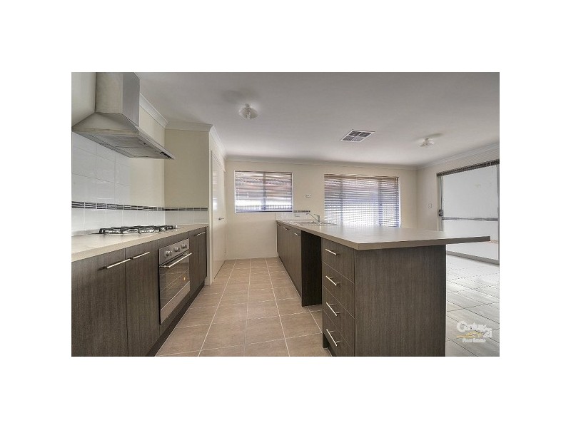 4 Bunker Retreat, Meadow Springs WA 6210