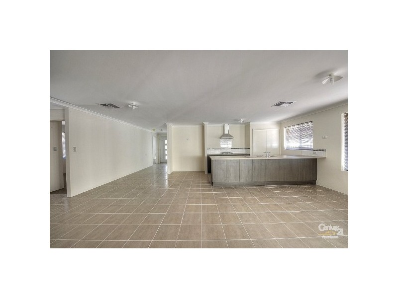 4 Bunker Retreat, Meadow Springs WA 6210