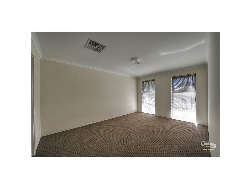 4 Bunker Retreat, Meadow Springs WA 6210