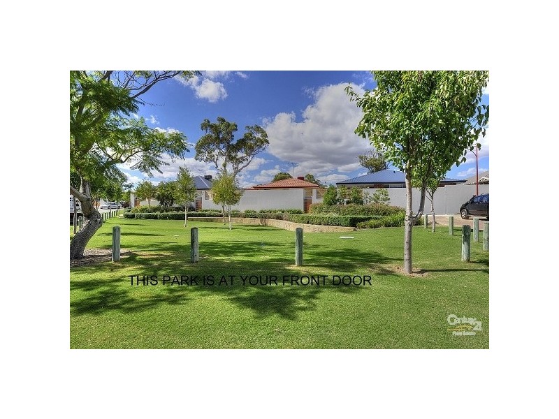 4 Bunker Retreat, Meadow Springs WA 6210