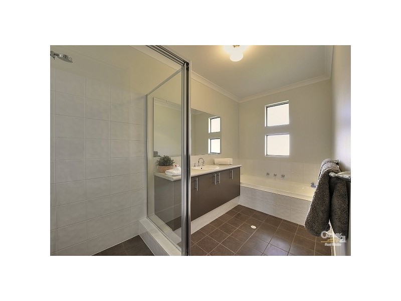 77 Cawana Parkway, Lakelands WA 6180