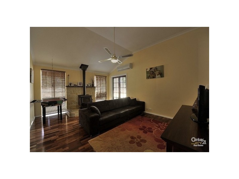 25 Corker Vale, Lake Clifton WA 6215