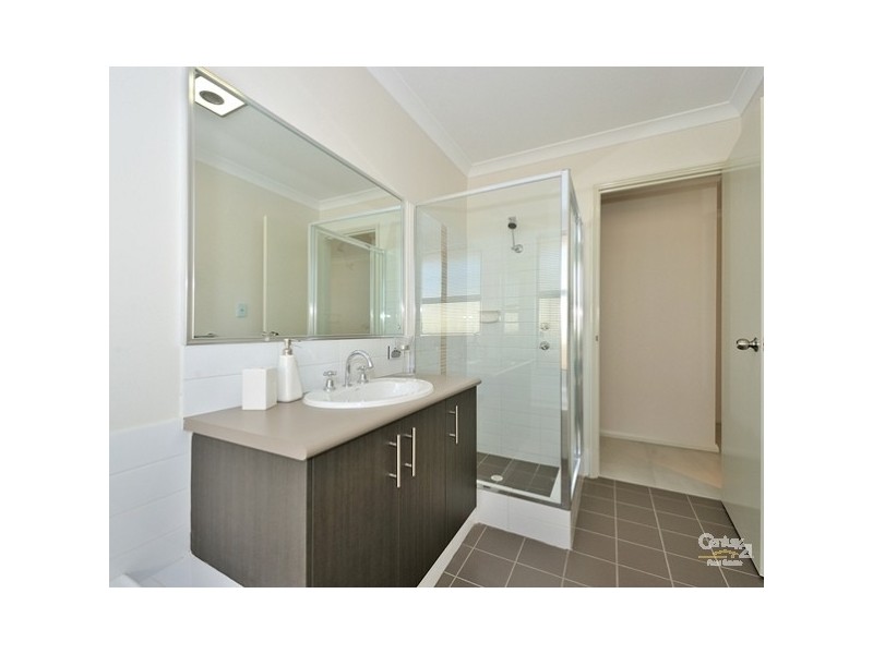 4 Emerald Pass, Meadow Springs WA 6210
