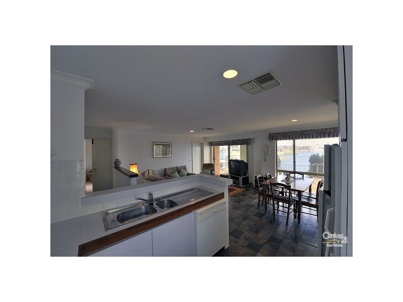 59 Blackwood Parade, Dudley Park WA 6210