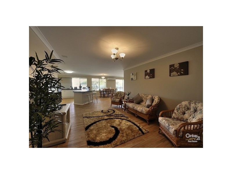 1 Gwalia Mews, Dudley Park WA 6210