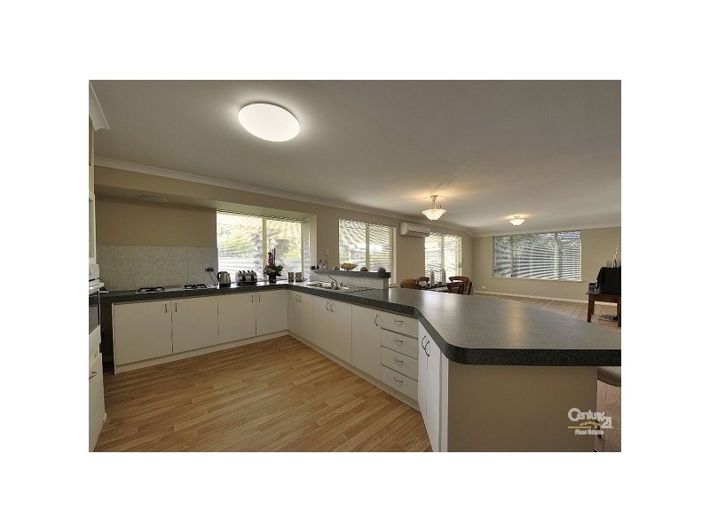 1 Gwalia Mews, Dudley Park WA 6210