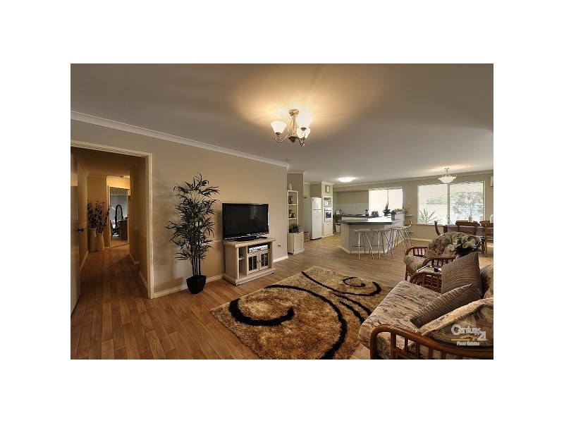 1 Gwalia Mews, Dudley Park WA 6210