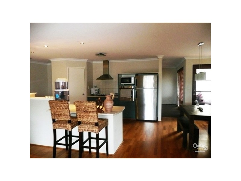 7 Tingle Way HALLS HEAD, Mandurah WA 6210