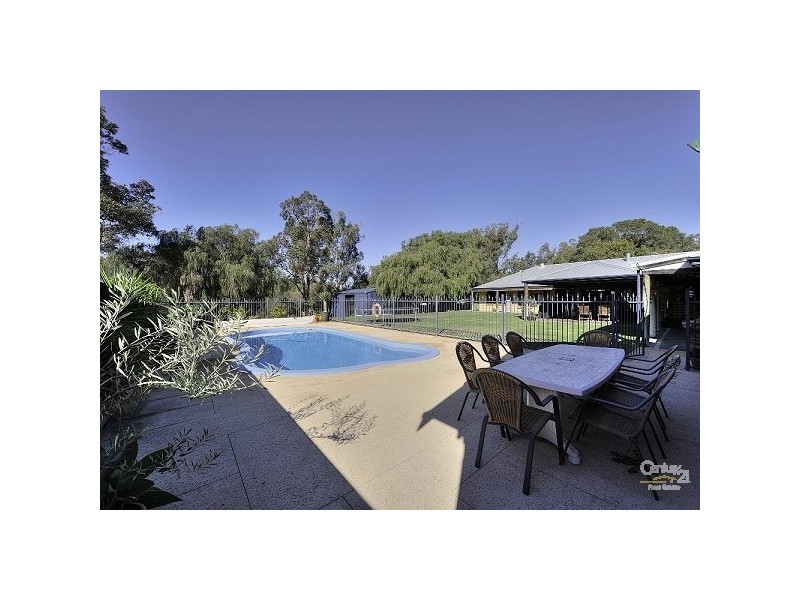 4 Tallangatta Place, Bouvard WA 6211