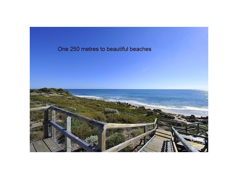 7 Noosa Court, Halls Head WA 6210