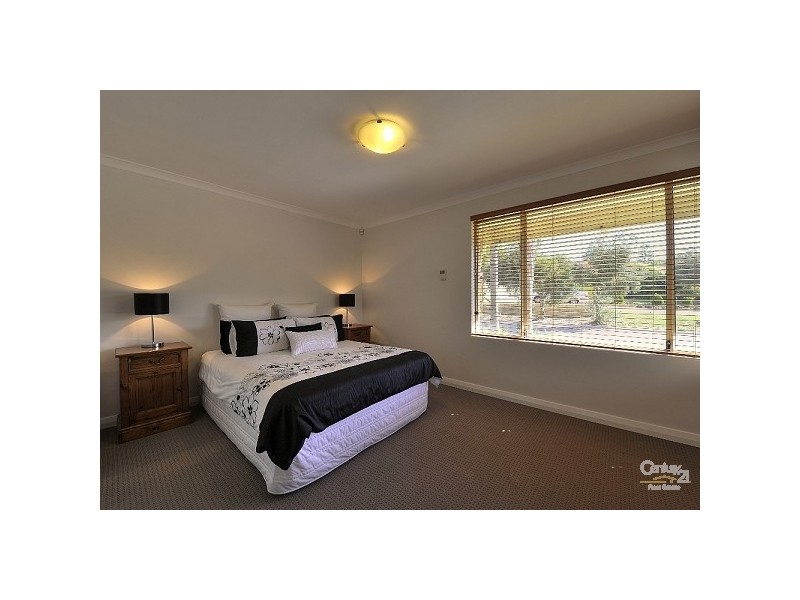 7 Noosa Court, Halls Head WA 6210