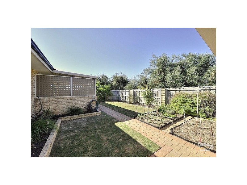 7 Noosa Court, Halls Head WA 6210