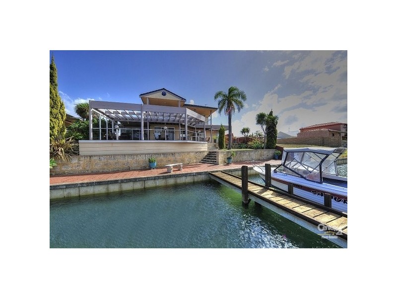 32 Cambria Island Retreat, Halls Head WA 6210