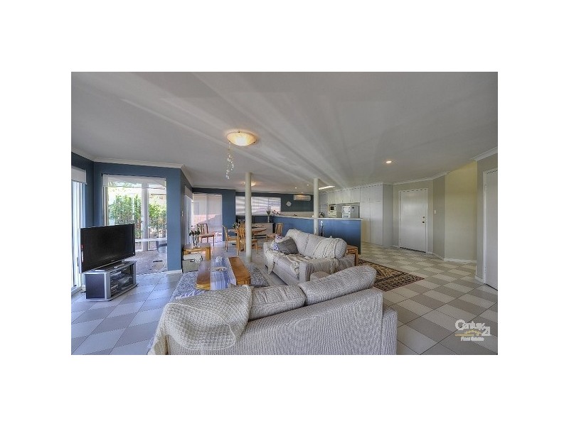 32 Cambria Island Retreat, Halls Head WA 6210