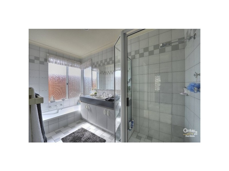 32 Cambria Island Retreat, Halls Head WA 6210