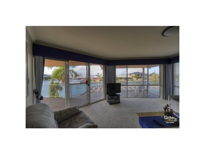 32 Cambria Island Retreat, Halls Head WA 6210