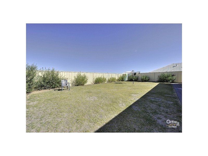 35 Lismore Ridge, Lakelands WA 6180