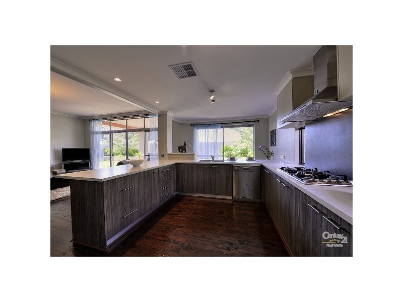 19 Royston Way, Lakelands WA 6180