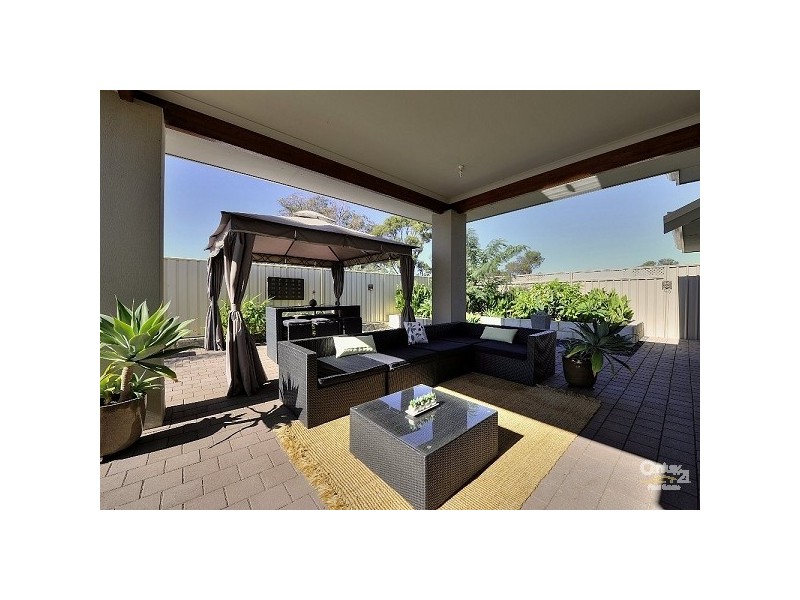 19 Royston Way, Lakelands WA 6180