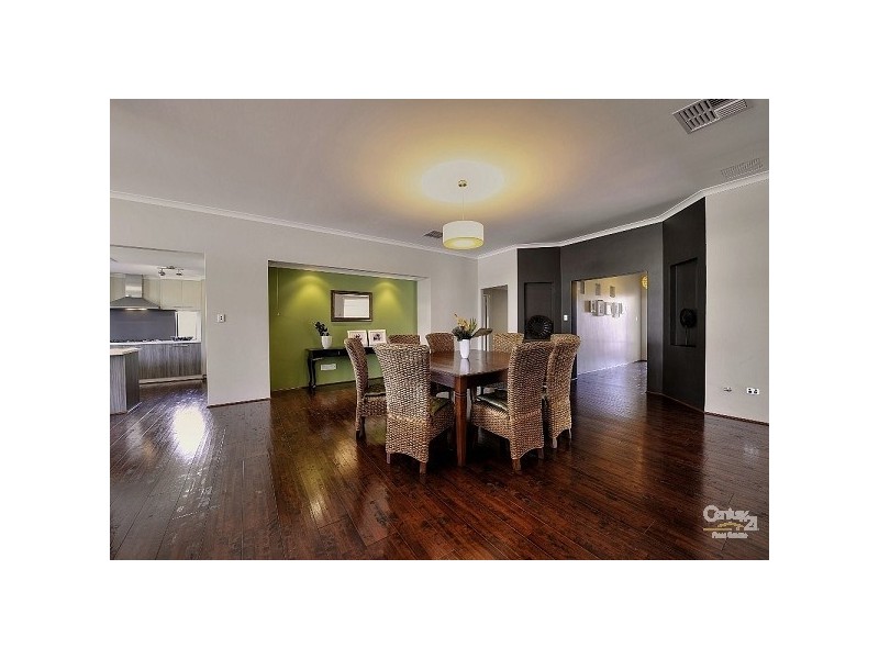 19 Royston Way, Lakelands WA 6180