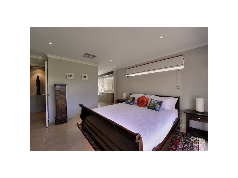 19 Royston Way, Lakelands WA 6180