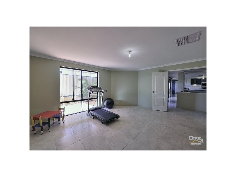 6 Camden Way, Meadow Springs WA 6210