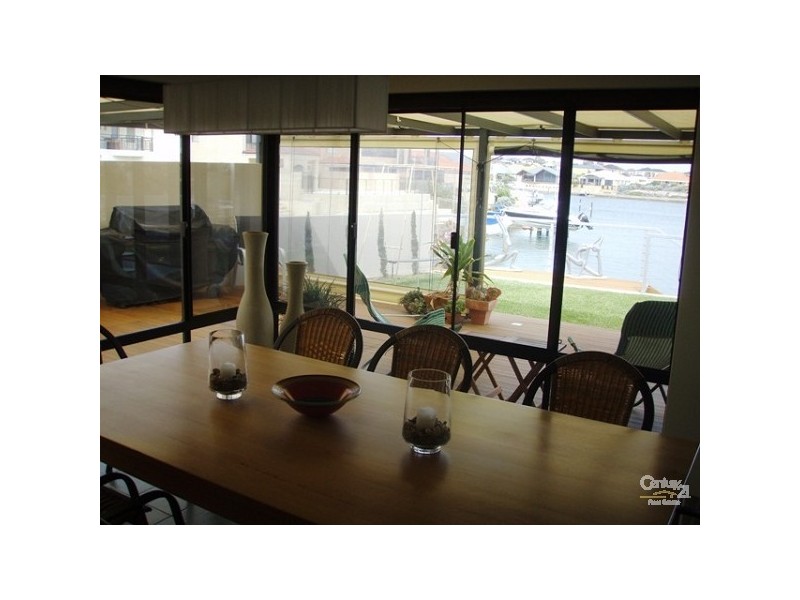 27 Voyager Close, Wannanup WA 6210