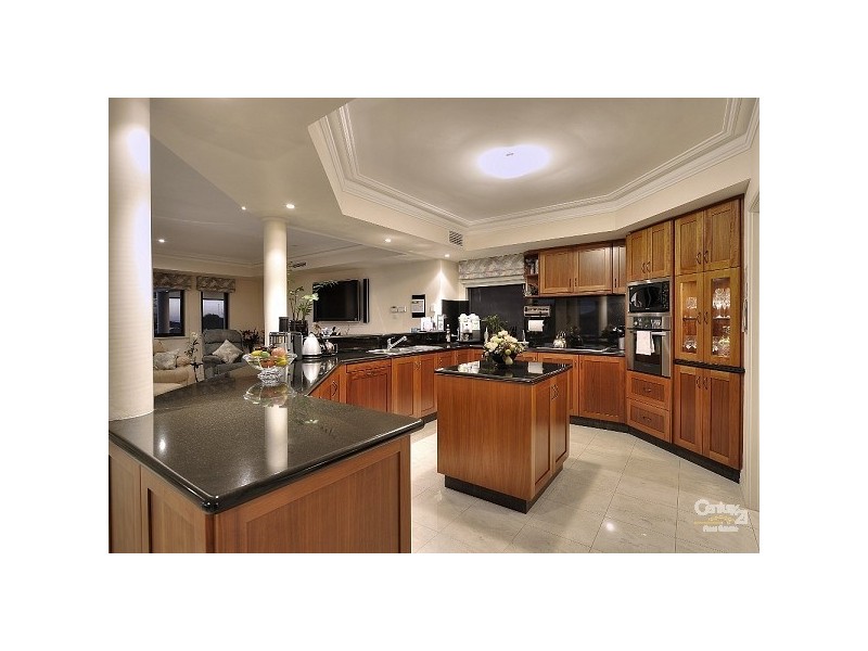 2 Dolphin Drive, Mandurah WA 6210