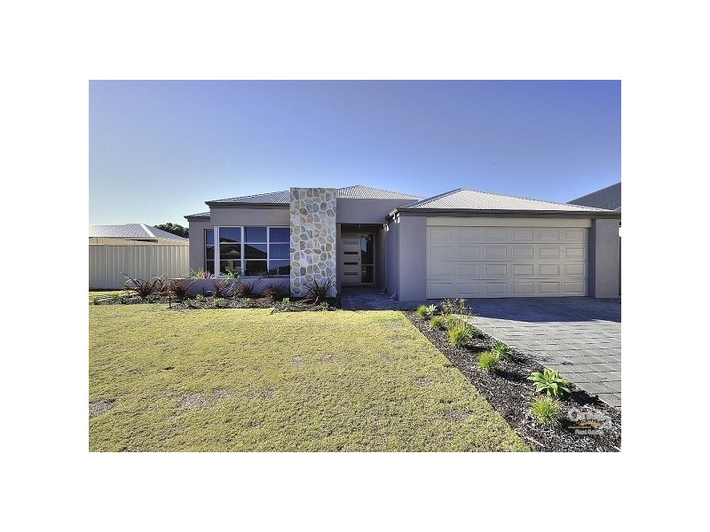 8 Pelora View, Lakelands WA 6180