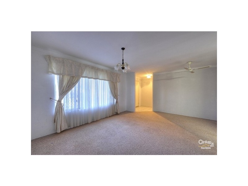 17 Chennille Vista, Halls Head WA 6210