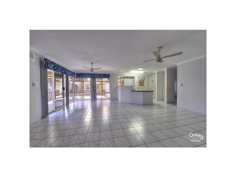 17 Chennille Vista, Halls Head WA 6210