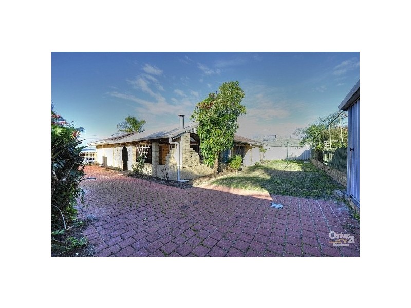 17 Chennille Vista, Halls Head WA 6210