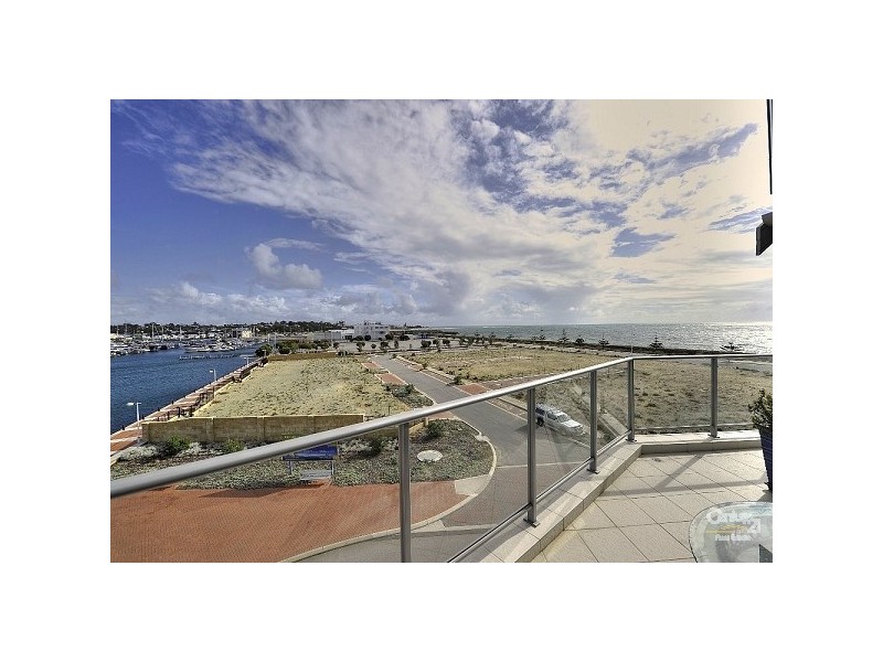 6/42 Spinnaker Quay, Mandurah WA 6210