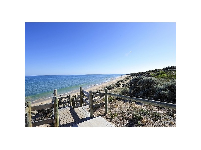 112 Boardwalk Boulevard, Halls Head WA 6210