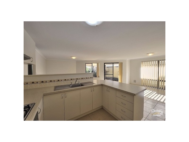 808 Warburton Trail, Lakelands WA 6180